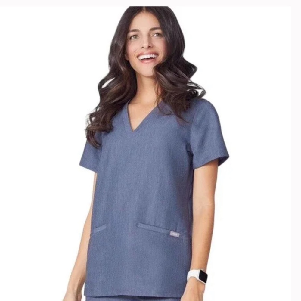 HTF Limited Edition FIGS Large Casma scrub top in Heather Denim Blue women’s L